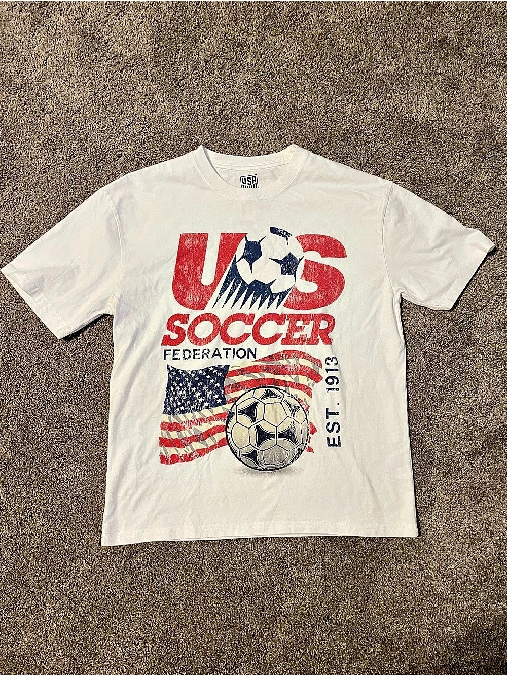 U.S. Soccer Federation Graphic T-shirt in White & Red Size Small